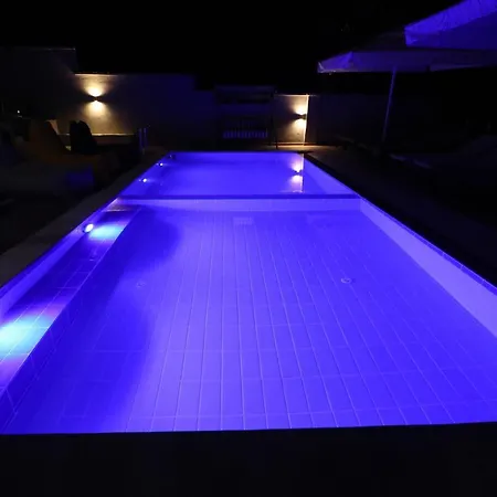 Elarad 게스트하우스 4*